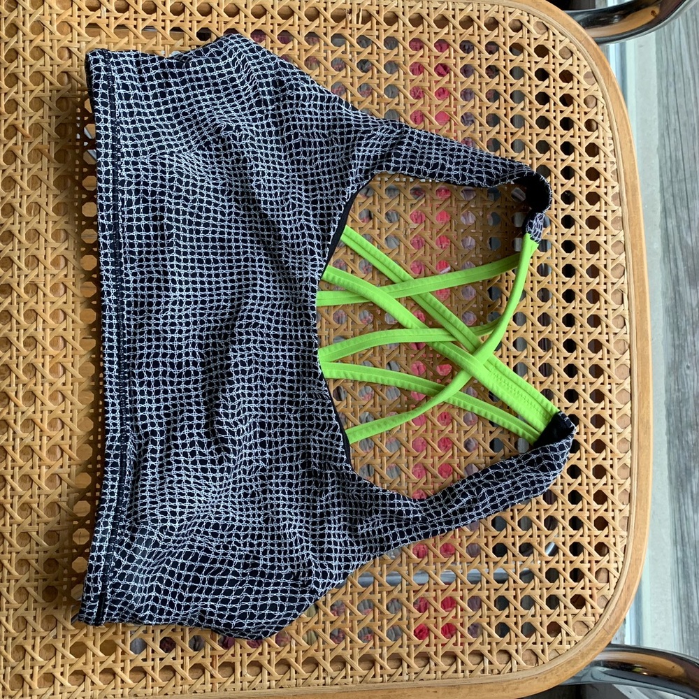 EUC Free To Be Serene Bra - Lululemon